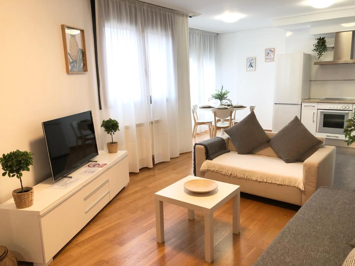カストロ・ウルディアレスApartamento 1 Centrico Garaje Wi-Fi Para Trabajarアパートメント エクステリア 写真